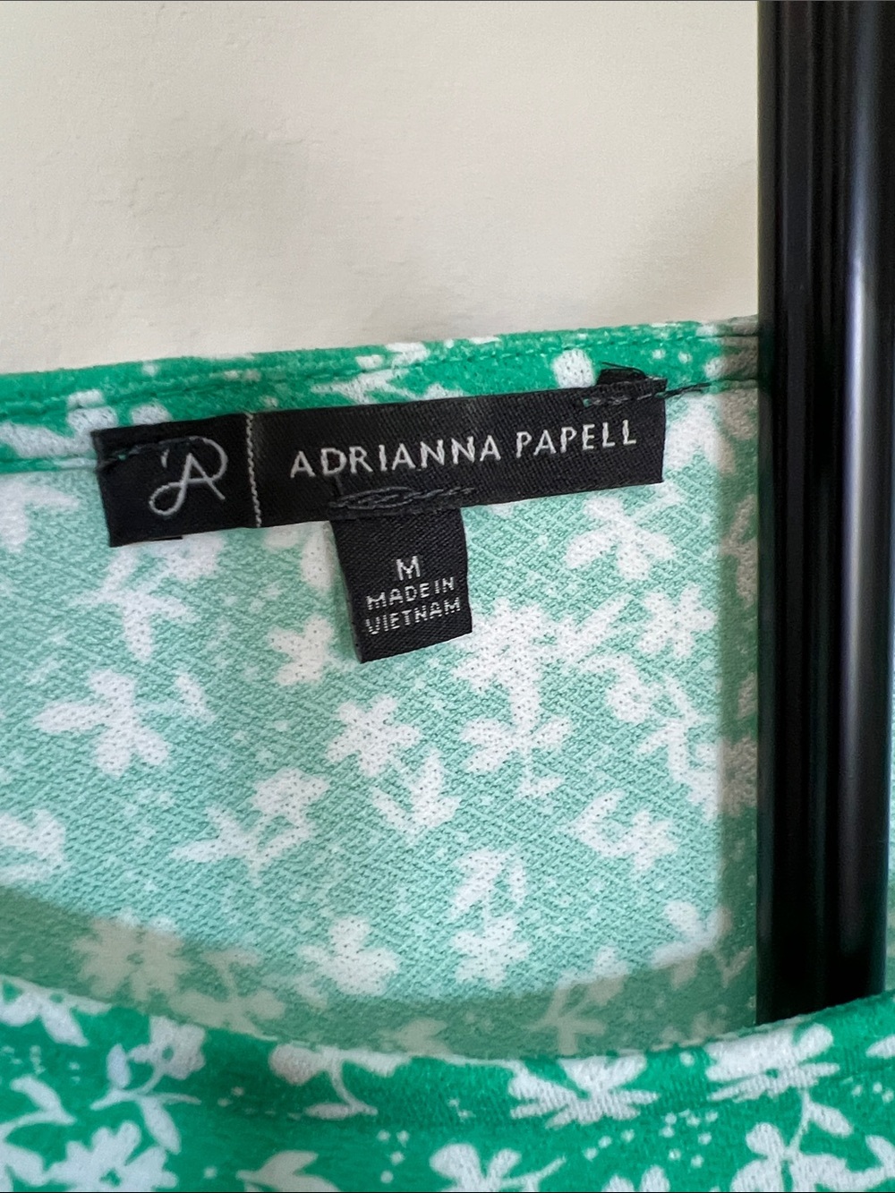 Adrianna Papell Green Floral Tie-Front Flutter Sleeve Top - Picture 3 of 4